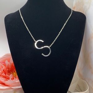 🛍️ACCESSORIES SALE! XL initial “S” silver necklace